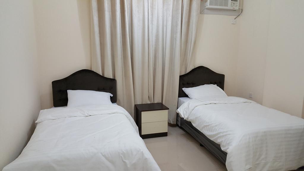 Golden Seasons Furnished Apartment Салала Экстерьер фото